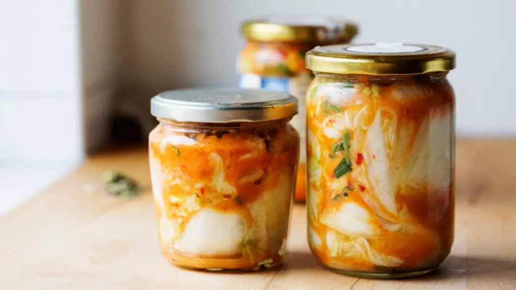 How to store kimchi in the fridge without the smell